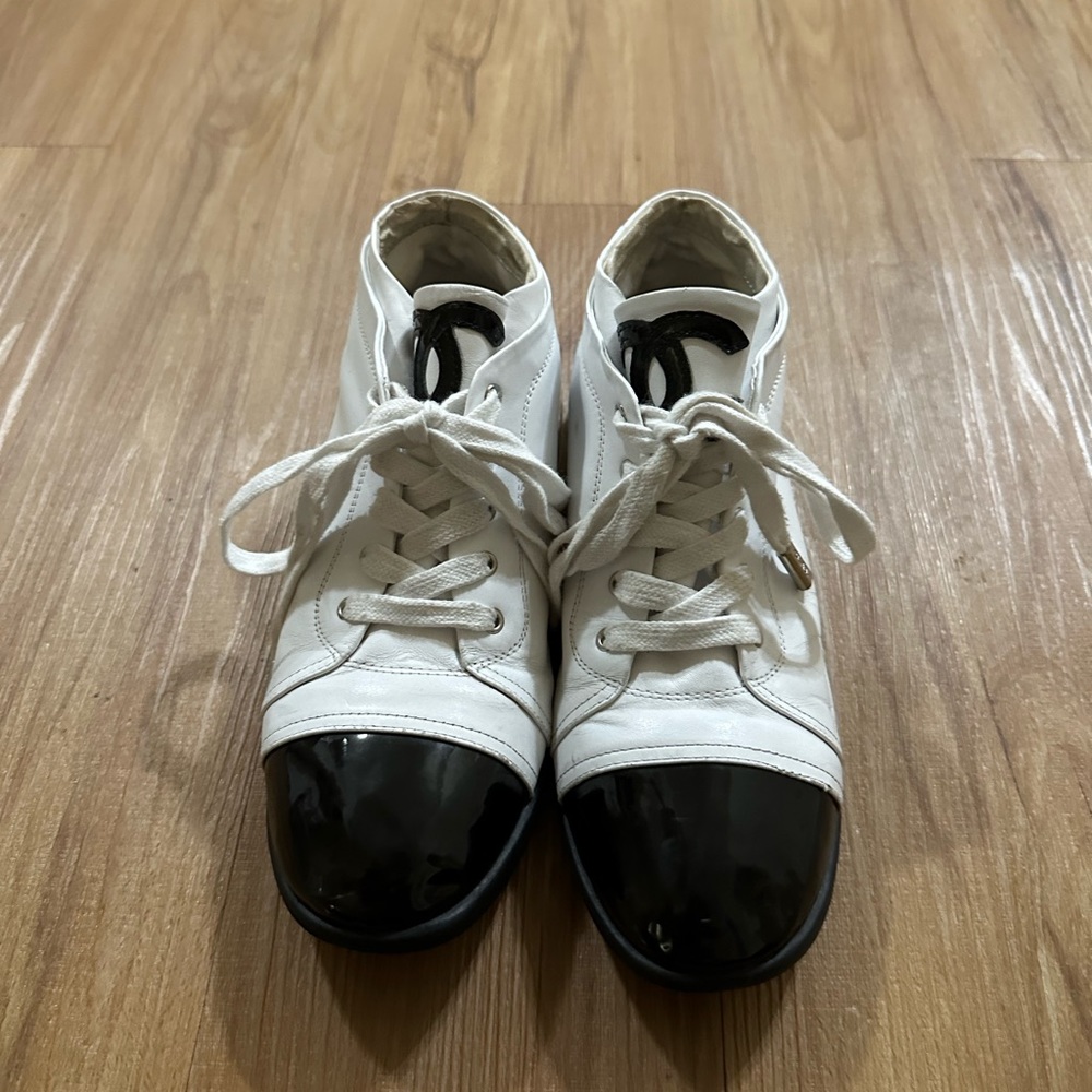 Chanel cream and black timeless leather shoe